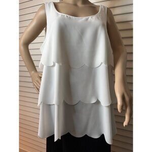 Sleeveless White Layered Blouse With Scalloped Hem Design